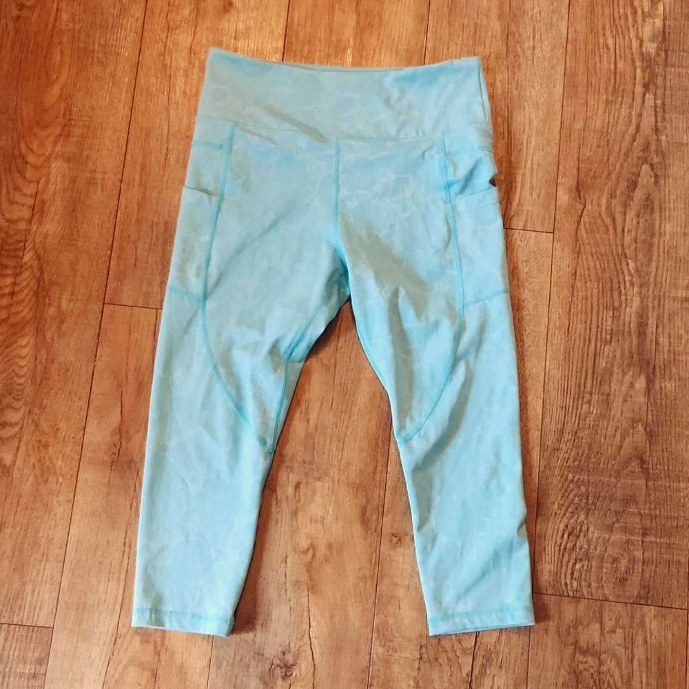 Zyia Capri Leggings